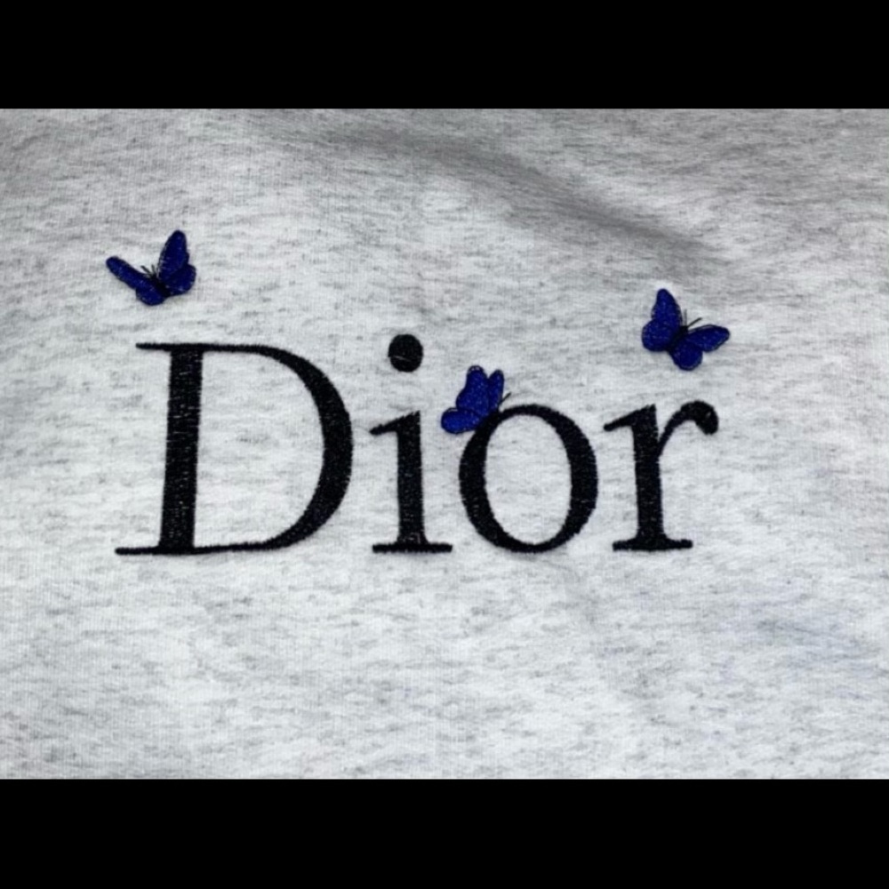 Embroidered sweaters - Picture 2 of 2